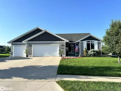 501 Summit Dr, Carroll, IA 51401