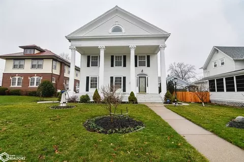 710 W Main St, Marshalltown, IA 50158