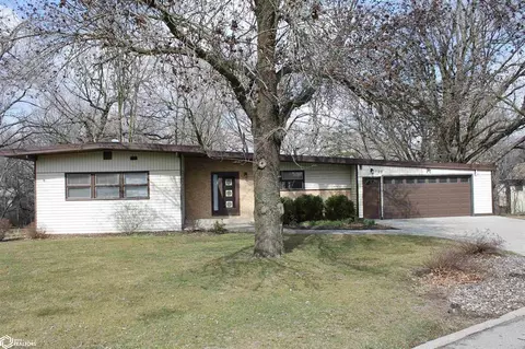 109 Woodland Dr, Forest City, IA 50436