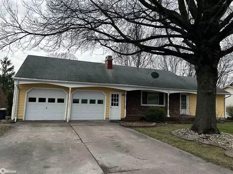 404 E Buchanan Ave E, Fairfield, IA 52556