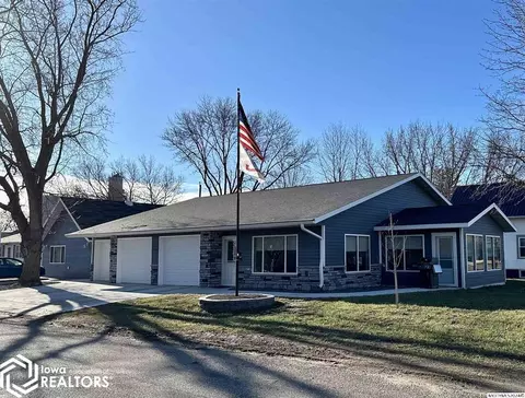 509 11th St N, Northwood, IA 50459