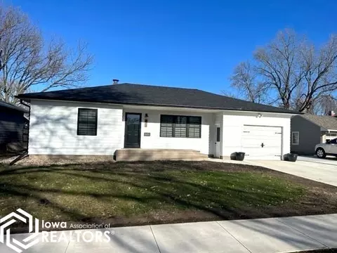 304 Superior St, Emmetsburg, IA 50536