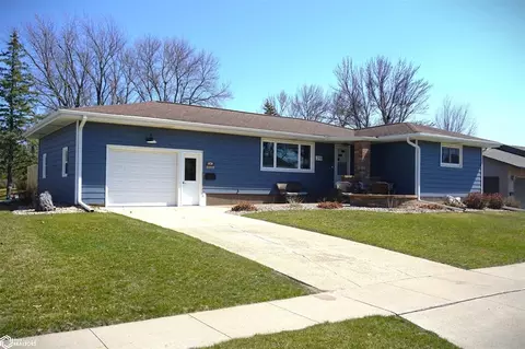 215 S Main St, Algona, IA 50511