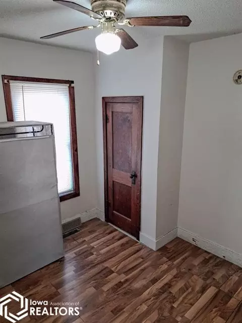415 4th St SE, Hampton, IA 50441 photo 5