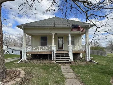 800 N 6th St, Chariton, IA 50049