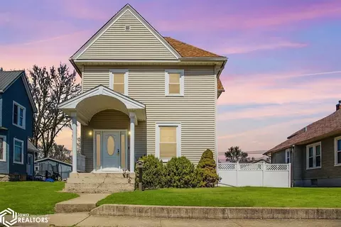 414 E Glasgow St, West Burlington, IA 52655