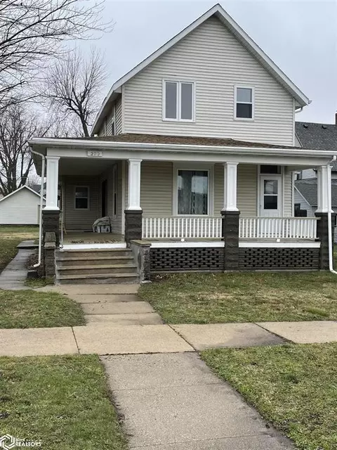 210 N 1st Ave, Marshalltown, IA 50158