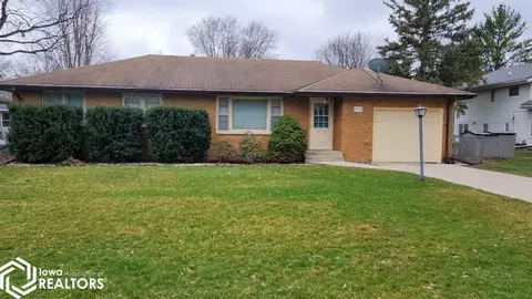1519 7th Pl SW, Mason City, IA 50401