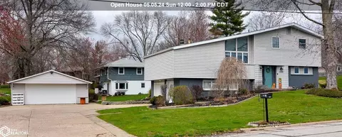 909 E Harrison Ave, Fairfield, IA 52556