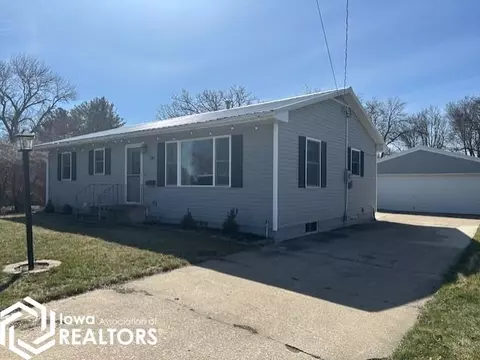 741 1st St NW, Britt, IA 50423