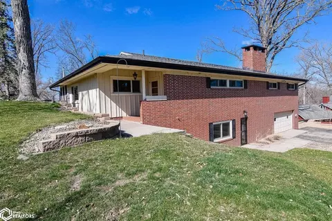 614 Forest Blvd, Marshalltown, IA 50158