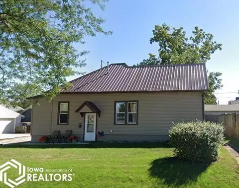 908 Summit St, Marshalltown, IA 50158