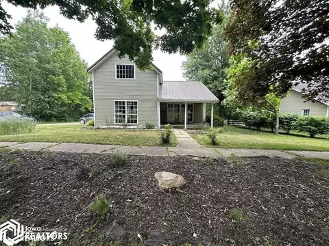 307 E Adams St, Mount Ayr, IA 50854