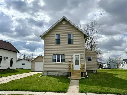 1019 Spring St, Grinnell, IA 50112