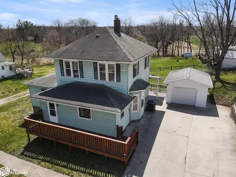 905 5th St, Corning, IA 50841