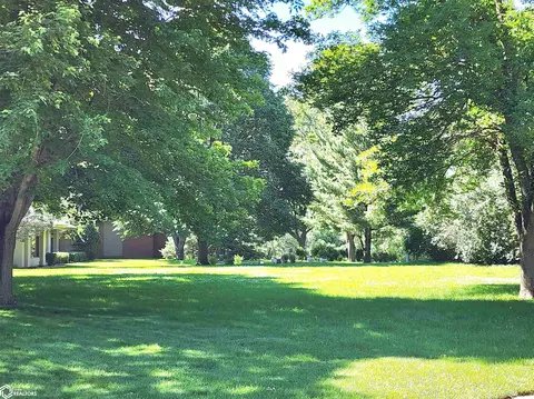 10 Boulder, Mason City, IA 50401