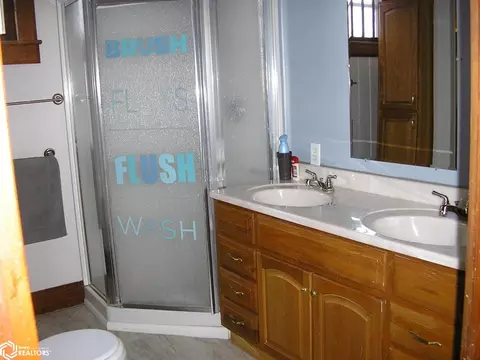 Bath - 701 E 9th St, Atlantic, IA 50022 photo 1 of 1