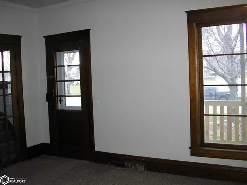 Entry Way - 701 E 9th St, Atlantic, IA 50022 photo 1 of 3