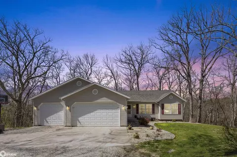 11644 150th St, Burlington, IA 52601