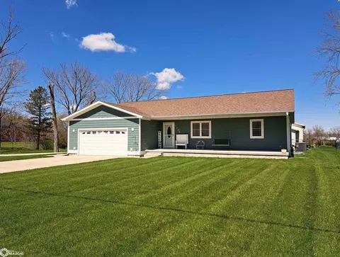 1705 Benton Ave E, Albia, IA 52531