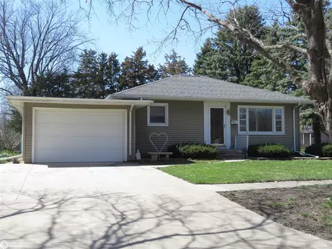 320 8th St NE, Clarion, IA 50525