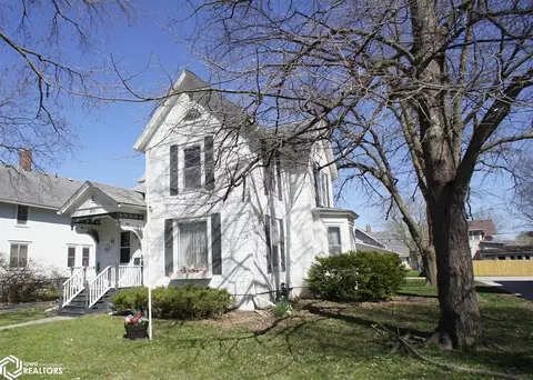 733 Walnut St, Webster City, IA 50595