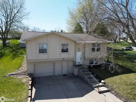 608 Troy Dr, Carroll, IA 51401