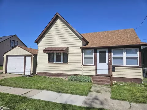 1724 Sunnyside Ave, Burlington, IA 52601