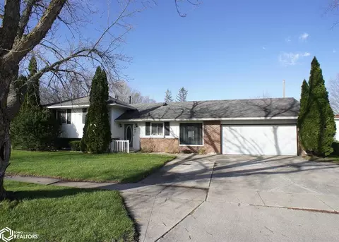 802 Fair Meadow Ct, Webster City, IA 50595