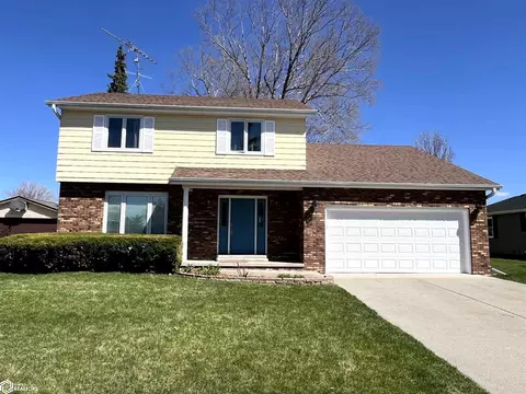 908 E 18th St N, Newton, IA 50208