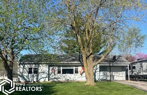313 S Cherry St, Mount Pleasant, IA 52641