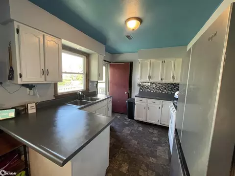 Kitchen - 1523 E Grant St, Centerville, IA 52544 photo 1 of 3