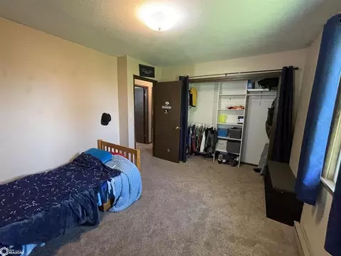 Bedroom - 1523 E Grant St, Centerville, IA 52544 photo 5 of 7