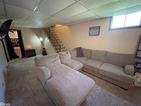 Living - 1523 E Grant St, Centerville, IA 52544 photo 4 of 4