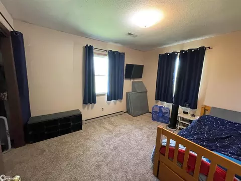 Bedroom - 1523 E Grant St, Centerville, IA 52544 photo 2 of 7