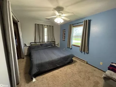 Bedroom - 1523 E Grant St, Centerville, IA 52544 photo 3 of 7