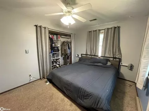 Bedroom - 1523 E Grant St, Centerville, IA 52544 photo 4 of 7