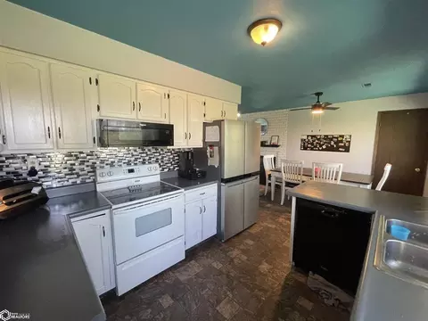 Kitchen - 1523 E Grant St, Centerville, IA 52544 photo 2 of 3
