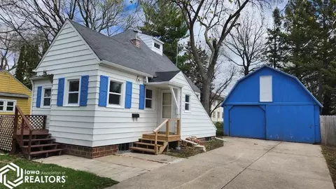 137 2nd Ave SW, Britt, IA 50423