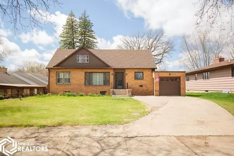 914 S Minnesota St, Algona, IA 50511