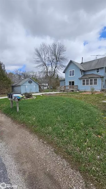 900 3rd St, Lohrville, IA 51453