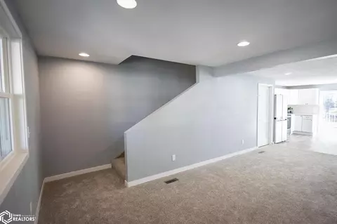 295 W 9th St, Garner, IA 50438 photo 7
