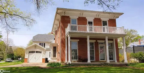 1003 N 4th St, Burlington, IA 52601