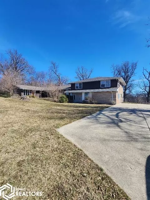 2648 Reed Ave, Marshalltown, IA 50158