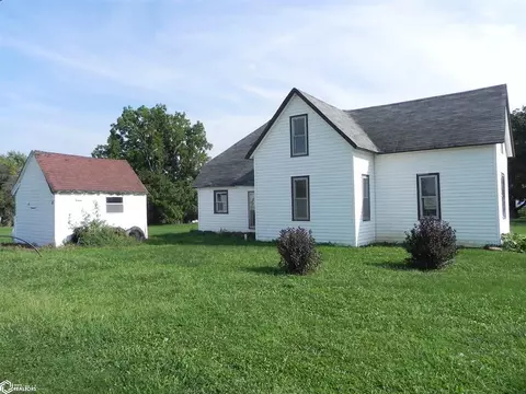 113 State St, Benton, IA 50835