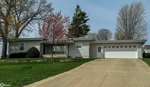 1645 Club Vw, Hampton, IA 50441