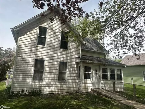 205 Elm St, Winfield, IA 52659