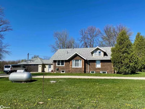 Exterior - 1033 190th St, Hampton, IA 50441 photo 2 of 6