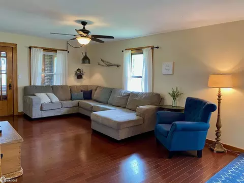 Living - 1033 190th St, Hampton, IA 50441 photo 4 of 5