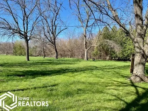 Exterior - 1033 190th St, Hampton, IA 50441 photo 3 of 6